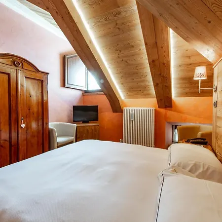 Re Delle Alpi & Spa, 4 Stelle Superior ラ・トゥイール